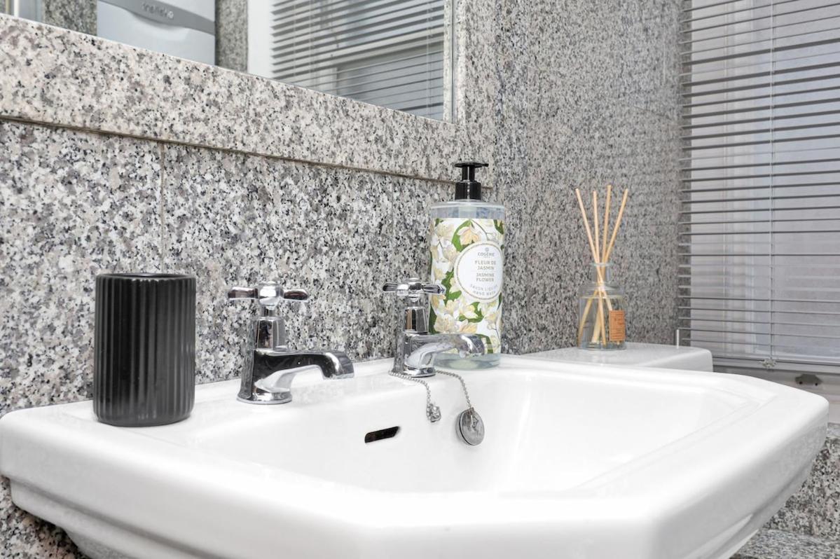 Soho - Sleeps 6 - Amazing Location London