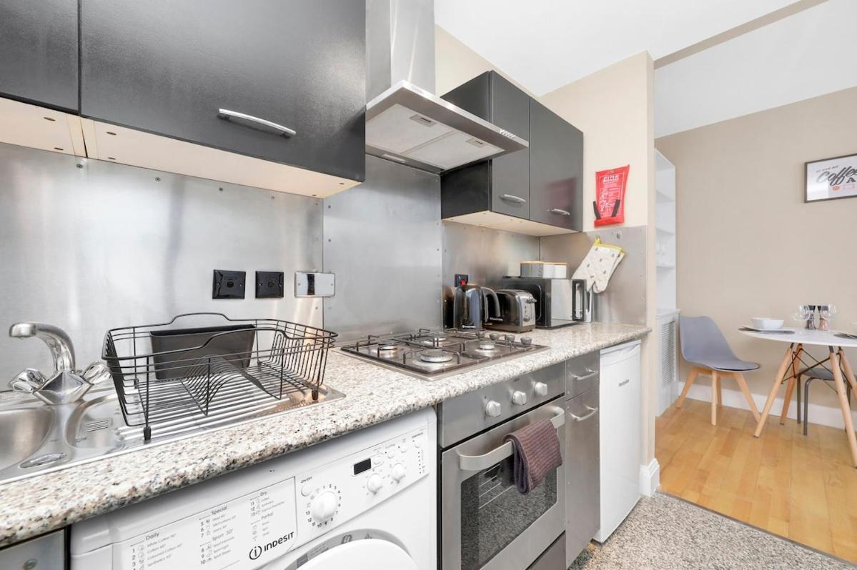 Soho - Sleeps 6 - Amazing Location London
